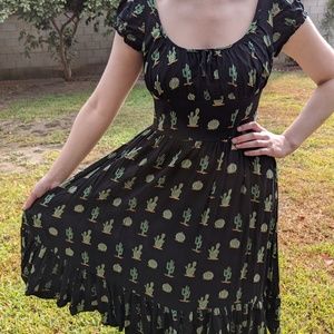 Collectif Carmen Cactus Swing Dress - size S